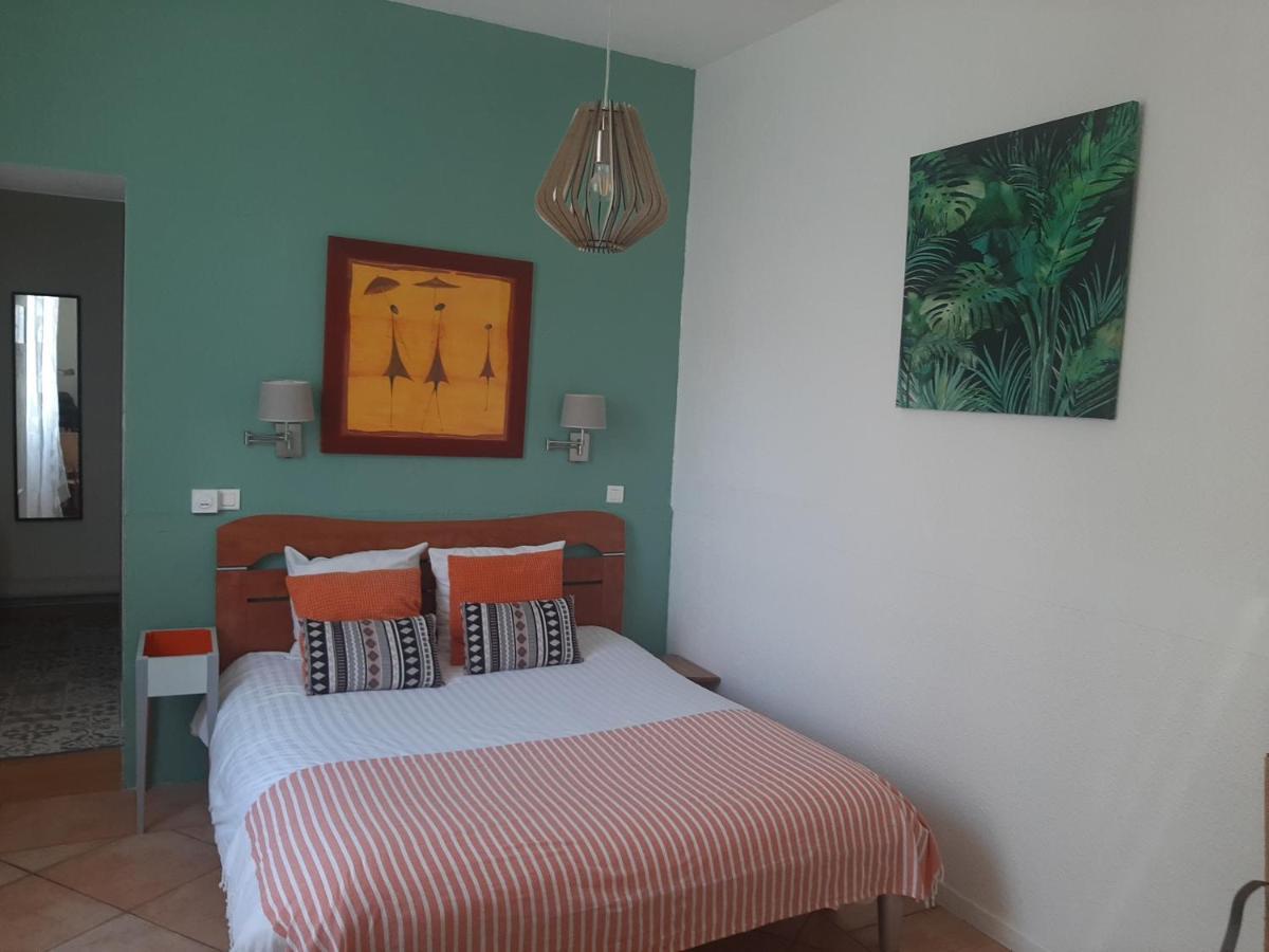 Hotel La Tour Des Fees Quissac  Exterior photo